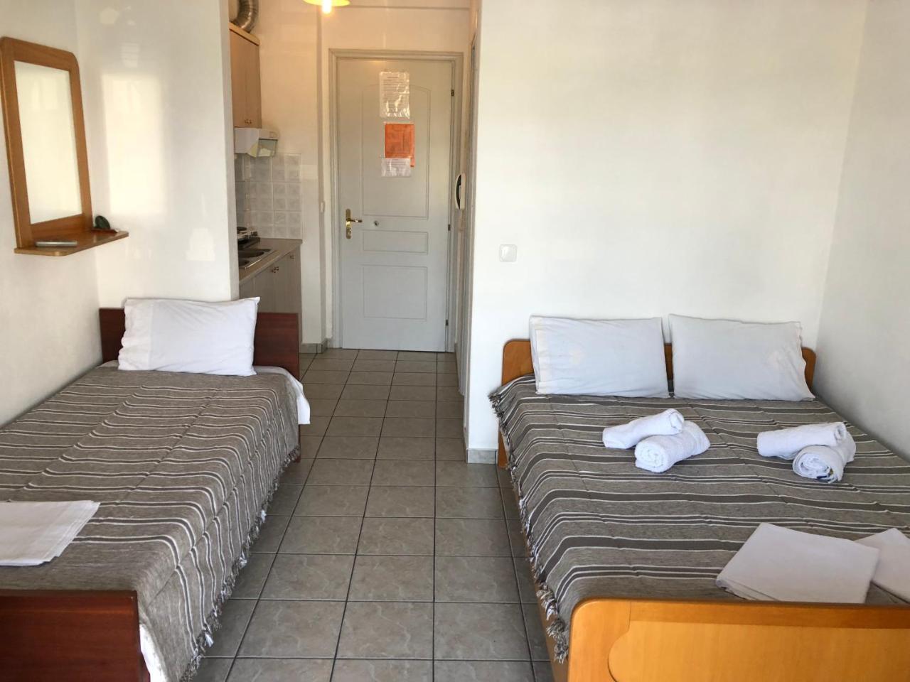 Rooms Lazos Olympiaki Akti Bagian luar foto