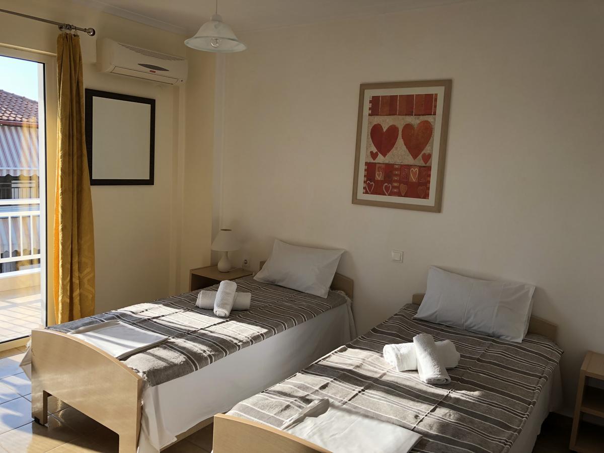 Rooms Lazos Olympiaki Akti Bagian luar foto
